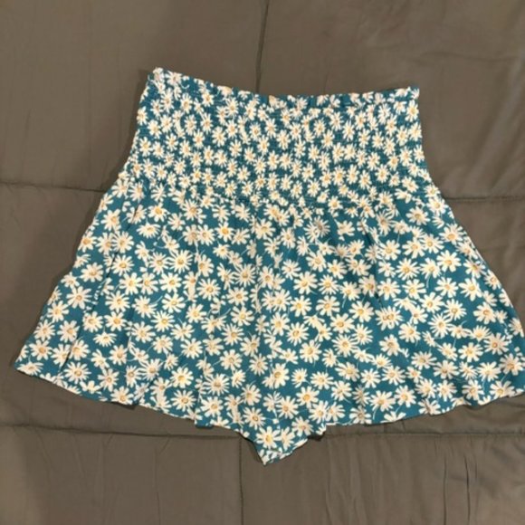 Dokotoo Shorts High Elastic Waisted.  NWOT - Picture 2 of 4
